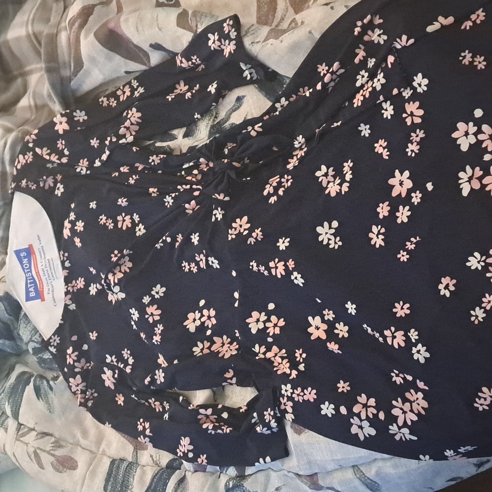 Ladies soft flowing navy very dark blue and pink flowered dress. Size L CHAPS